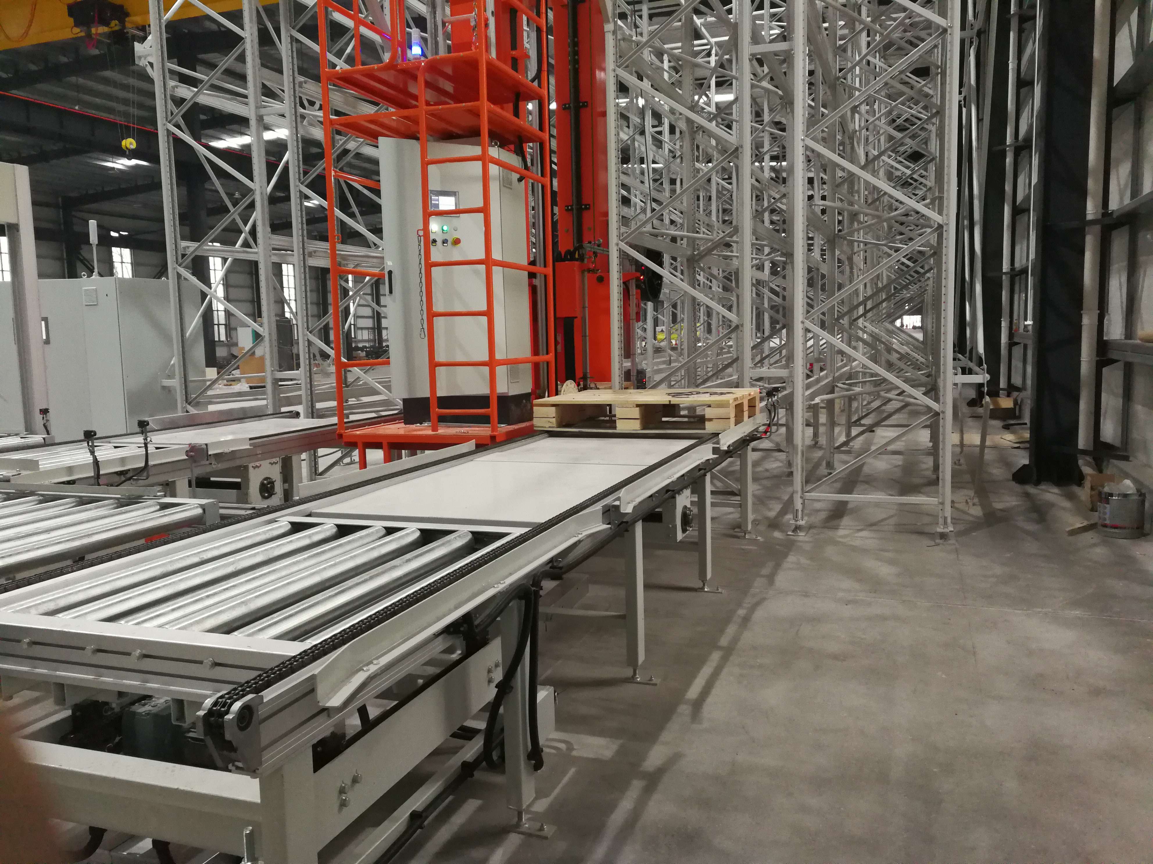 智能仓库作业模式：如何精准适配不同行业需求？